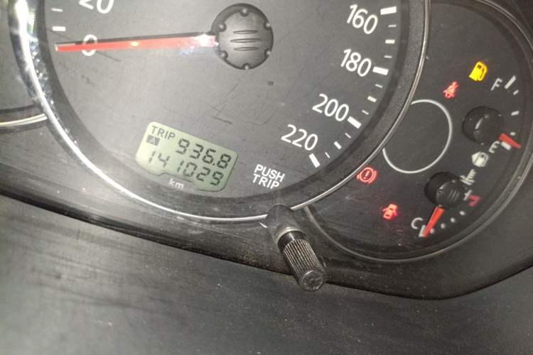 Used Mitsubishi Pajero Sport 2013 2.4L Manual Two-Wheel Drive Comfort Edition Odometer Close Up