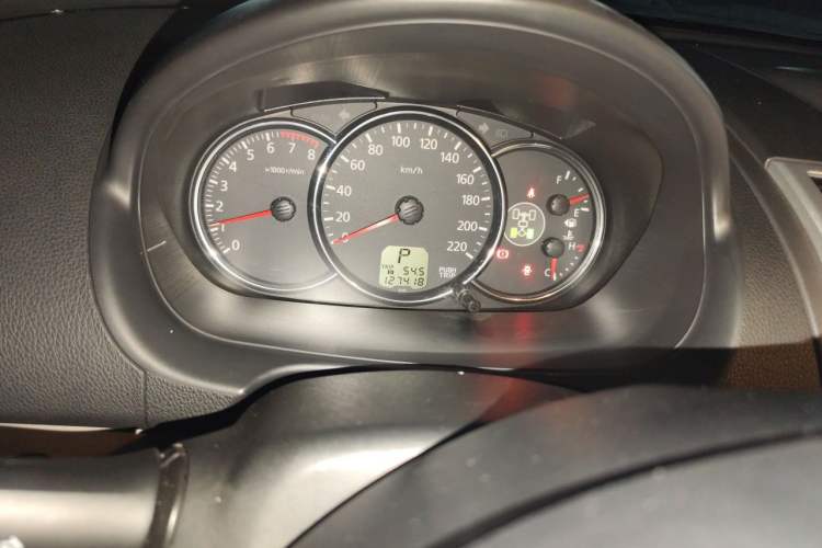 Used Mitsubishi Pajero Sport 2013 3.0L Automatic 4x4 Executive Edition Odometer Close Up