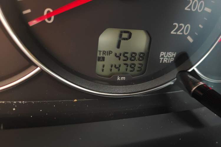 Used Mitsubishi Pajero Sport 2013 3.0L Automatic Two-Wheel Drive Luxury Edition Odometer Close Up