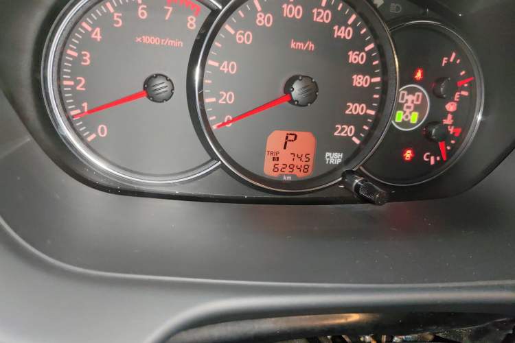 Used Mitsubishi Pajero Sport 2013 3.0L Automatic 4x4 Flagship Edition Odometer Close Up