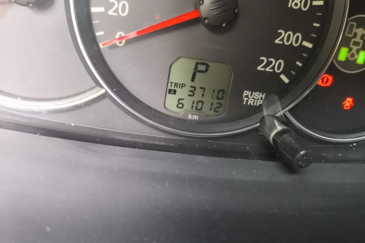 Used Mitsubishi Pajero Sport 2013 3.0L Automatic 4x4 Executive Edition Odometer Close Up