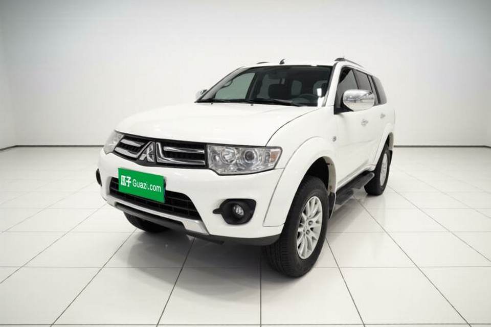 Mitsubishi Pajero Sport 2013