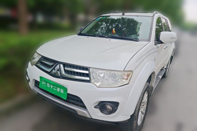 Used Mitsubishi Pajero Sport 2013 3.0L Automatic Two-Wheel Drive Luxury Edition Guazi used car, China used car export, Used car for sale, Used cars, Cheapest cars for sale