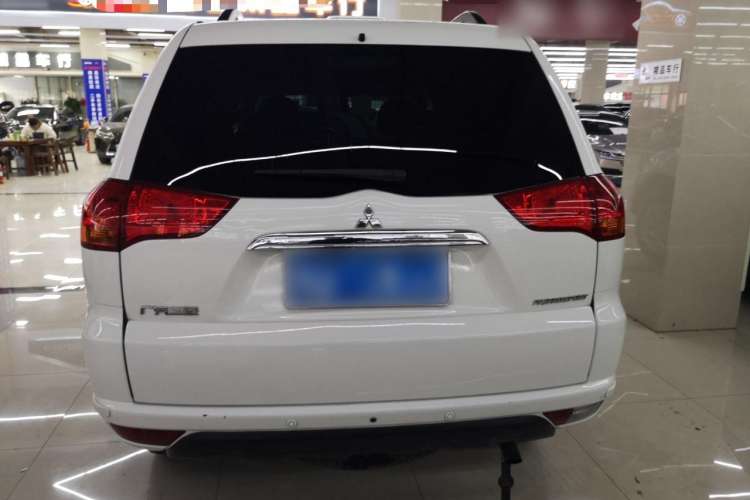 Used Mitsubishi Pajero Sport 2013 3.0L Automatic Two-Wheel Drive Luxury Edition Rear