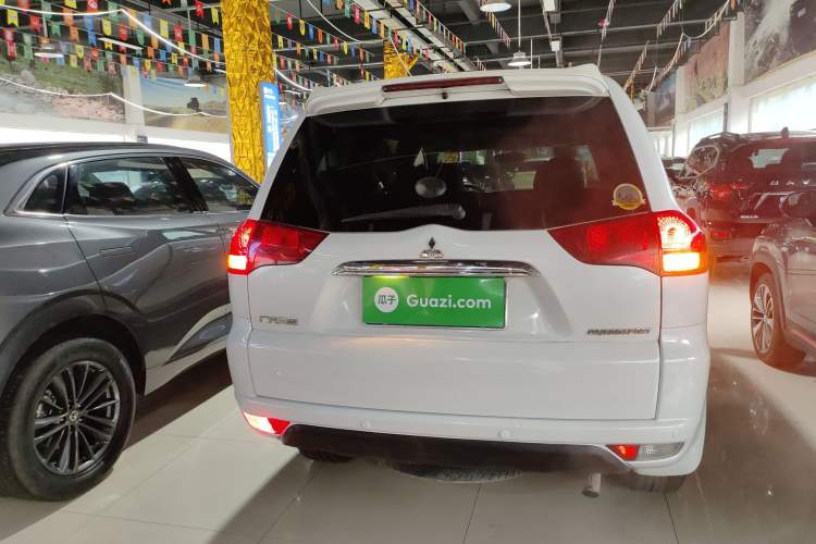Used Mitsubishi Pajero Sport 2013 3.0L Automatic Two-Wheel Drive Luxury Edition Rear