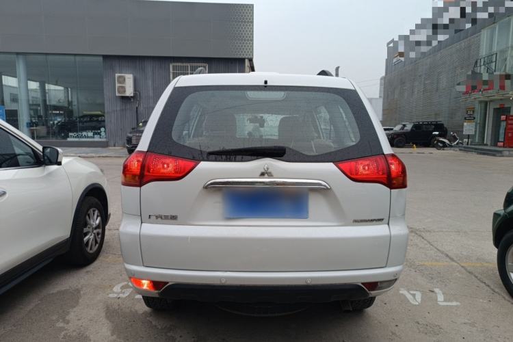 Used Mitsubishi Pajero Sport 2013 3.0L Automatic 4x4 Executive Edition Rear