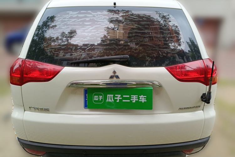 Used Mitsubishi Pajero Sport 2013 2.4L Manual Two-Wheel Drive Comfort Edition Rear