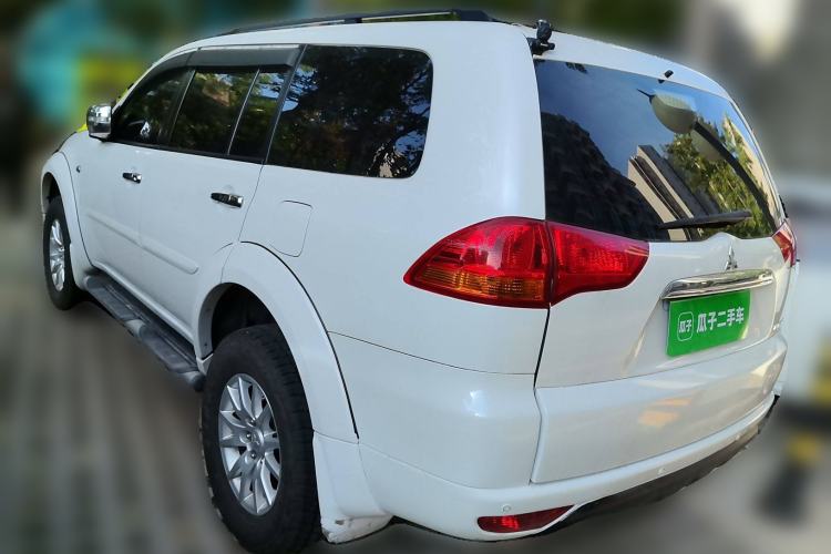 Used Mitsubishi Pajero Sport 2013 3.0L Automatic 4x4 Executive Edition Rear Left 45 Deg