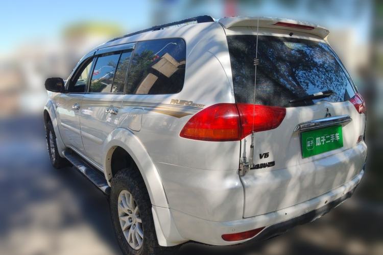 Used Mitsubishi Pajero Sport 2013 3.0L Automatic 4x4 Executive Edition Rear Left 45 Deg