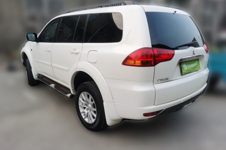 Used Mitsubishi Pajero Sport 2013 3.0L Automatic Two-Wheel Drive Luxury Edition Rear Left 45 Deg