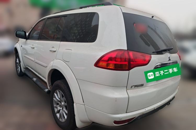 Used Mitsubishi Pajero Sport 2013 3.0L Automatic Two-Wheel Drive Luxury Edition Rear Left 45 Deg