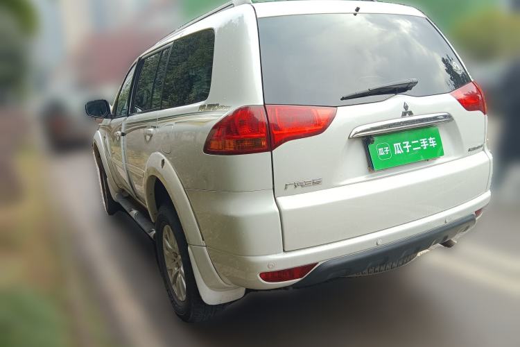 Used Mitsubishi Pajero Sport 2013 3.0L Automatic Two-Wheel Drive Luxury Edition Rear Left 45 Deg