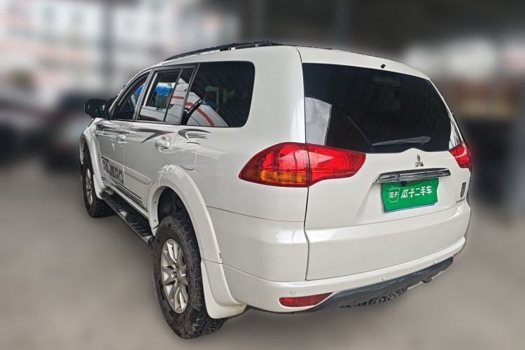 Used Mitsubishi Pajero Sport 2013 3.0L Automatic Two-Wheel Drive Luxury Edition Rear Left 45 Deg