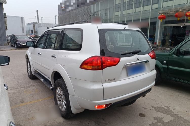 Used Mitsubishi Pajero Sport 2013 3.0L Automatic 4x4 Executive Edition Rear Left 45 Deg