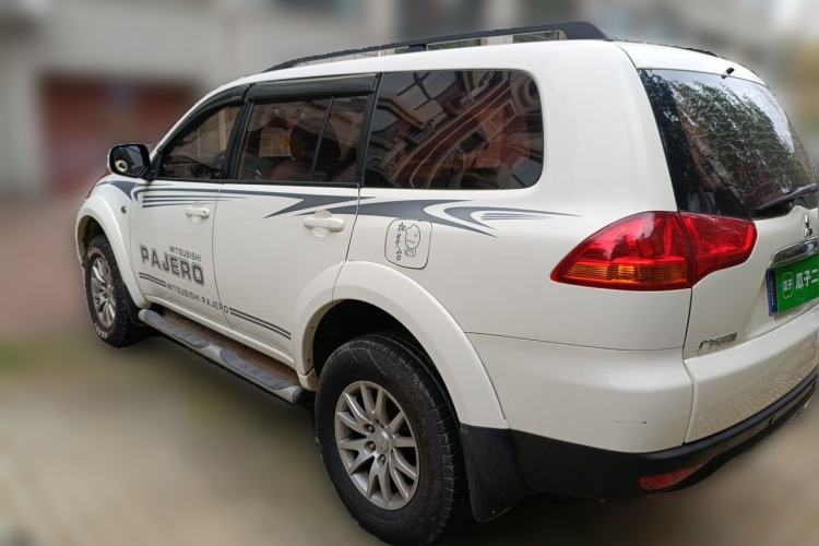 Used Mitsubishi Pajero Sport 2013 2.4L Manual Two-Wheel Drive Comfort Edition Rear Left 45 Deg