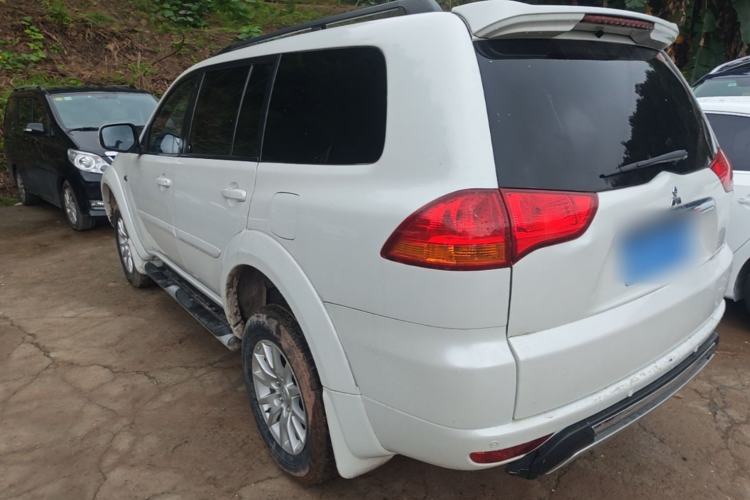Used Mitsubishi Pajero Sport 2013 3.0L Automatic Two-Wheel Drive Luxury Edition Rear Left 45 Deg