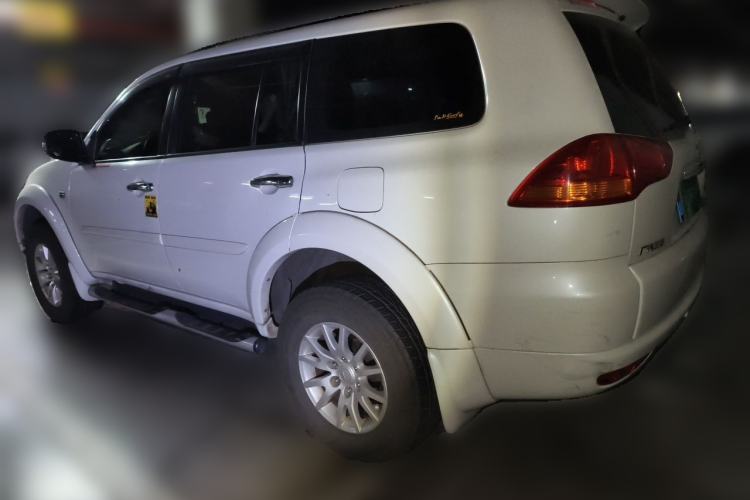 Used Mitsubishi Pajero Sport 2013 3.0L Automatic 4x4 Executive Edition Rear Left 45 Deg