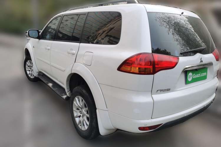 Used Mitsubishi Pajero Sport 2013 3.0L Automatic Two-Wheel Drive Luxury Edition Rear Left 45 Deg