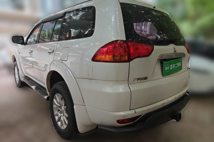 Used Mitsubishi Pajero Sport 2013 3.0L Automatic 4x4 Executive Edition Rear Left 45 Deg