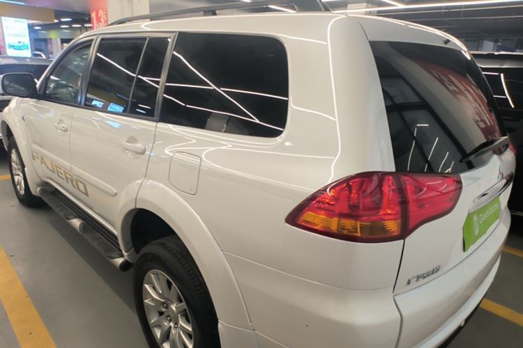 Used Mitsubishi Pajero Sport 2013 3.0L Automatic Two-Wheel Drive Luxury Edition Rear Left 45 Deg