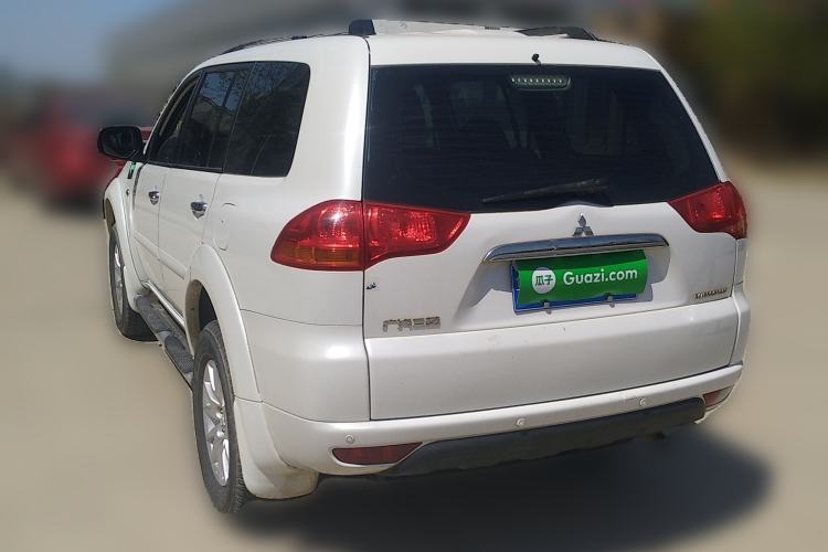 Used Mitsubishi Pajero Sport 2013 3.0L Automatic 4x4 Executive Edition Rear Left 45 Deg