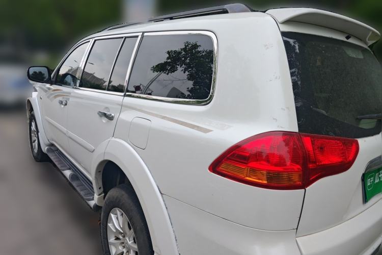 Used Mitsubishi Pajero Sport 2013 3.0L Automatic Two-Wheel Drive Luxury Edition Rear Left 45 Deg