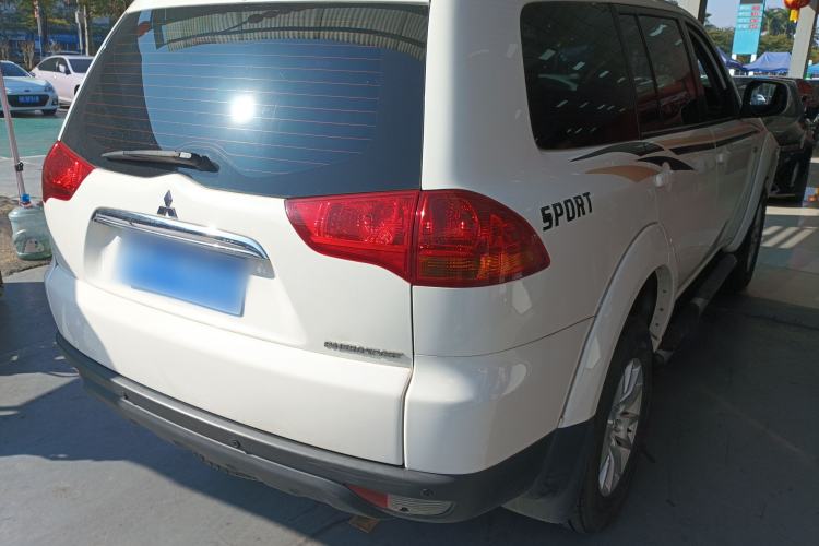 Used Mitsubishi Pajero Sport 2013 2.4L Manual Two-Wheel Drive Comfort Edition Rear Right 45 Deg