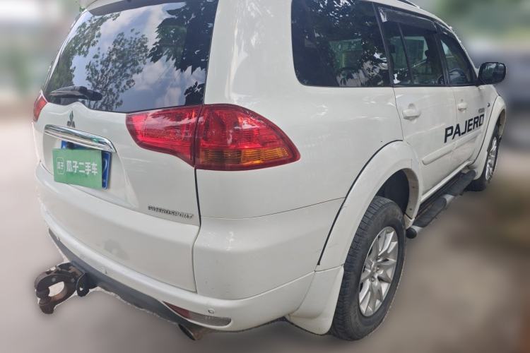 Used Mitsubishi Pajero Sport 2013 3.0L Automatic Two-Wheel Drive Luxury Edition Rear Right 45 Deg