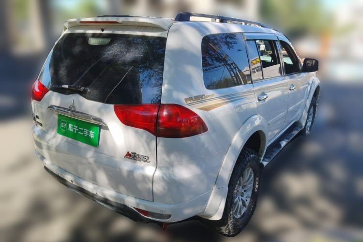 Used Mitsubishi Pajero Sport 2013 3.0L Automatic 4x4 Executive Edition Rear Right 45 Deg
