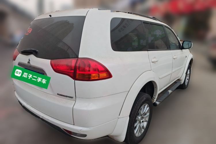 Used Mitsubishi Pajero Sport 2013 3.0L Automatic Two-Wheel Drive Luxury Edition Rear Right 45 Deg