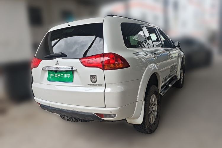 Used Mitsubishi Pajero Sport 2013 3.0L Automatic Two-Wheel Drive Luxury Edition Rear Right 45 Deg