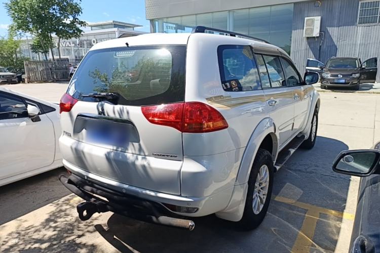 Used Mitsubishi Pajero Sport 2013 3.0L Automatic 4x4 Executive Edition Rear Right 45 Deg