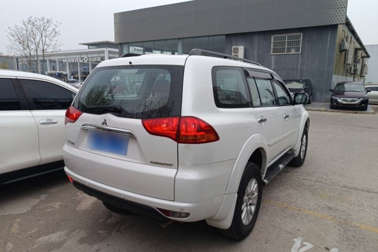 Used Mitsubishi Pajero Sport 2013 3.0L Automatic 4x4 Executive Edition Rear Right 45 Deg