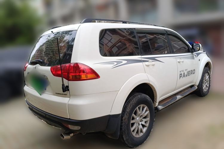 Used Mitsubishi Pajero Sport 2013 2.4L Manual Two-Wheel Drive Comfort Edition Rear Right 45 Deg