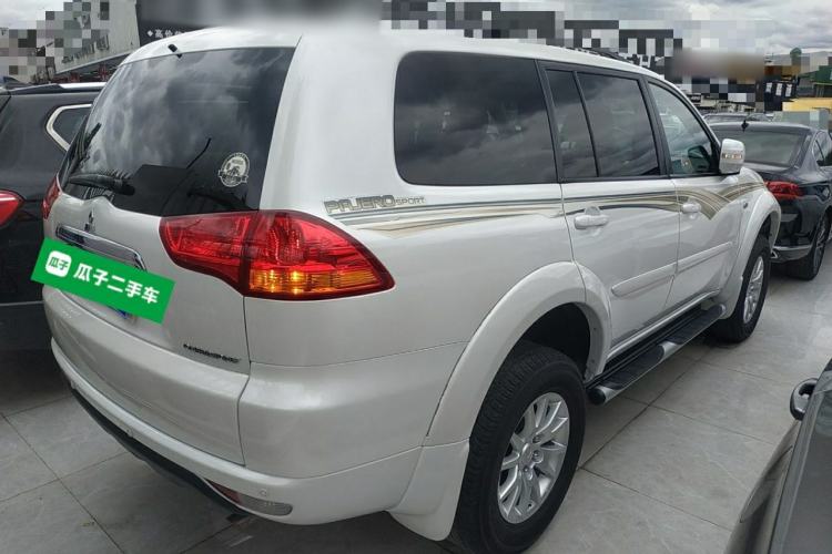 Used Mitsubishi Pajero Sport 2013 3.0L Automatic Two-Wheel Drive Luxury Edition Rear Right 45 Deg