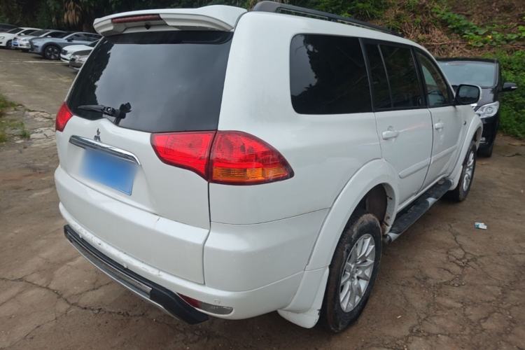 Used Mitsubishi Pajero Sport 2013 3.0L Automatic Two-Wheel Drive Luxury Edition Rear Right 45 Deg