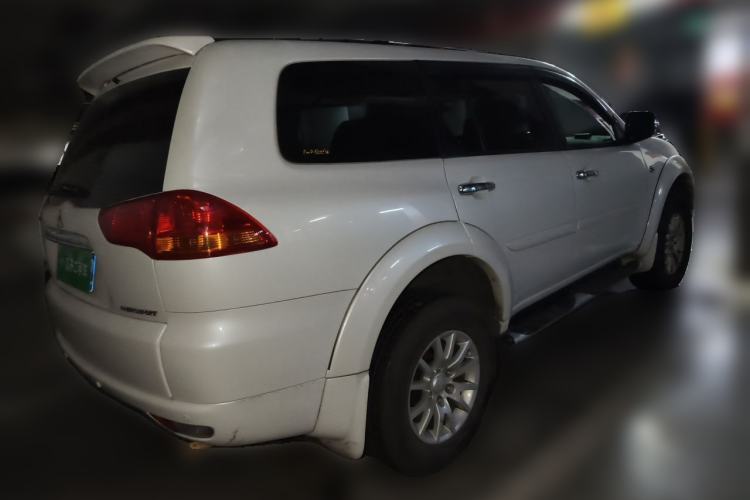 Used Mitsubishi Pajero Sport 2013 3.0L Automatic 4x4 Executive Edition Rear Right 45 Deg