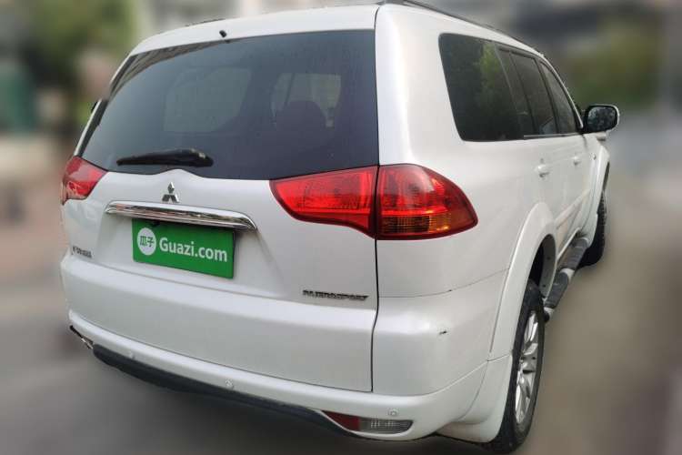 Used Mitsubishi Pajero Sport 2013 3.0L Automatic Two-Wheel Drive Luxury Edition Rear Right 45 Deg
