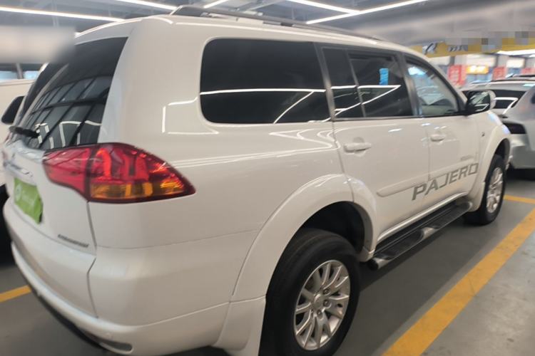 Used Mitsubishi Pajero Sport 2013 3.0L Automatic Two-Wheel Drive Luxury Edition Rear Right 45 Deg