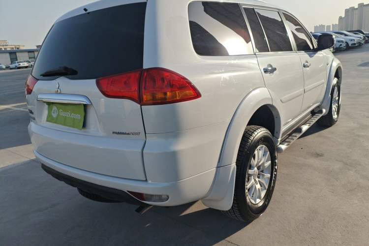 Used Mitsubishi Pajero Sport 2013 3.0L Automatic 4x4 Flagship Edition Rear Right 45 Deg