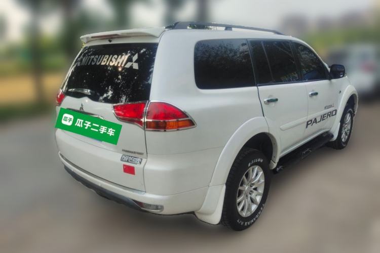 Used Mitsubishi Pajero Sport 2013 3.0L Automatic Two-Wheel Drive Luxury Edition Rear Right 45 Deg