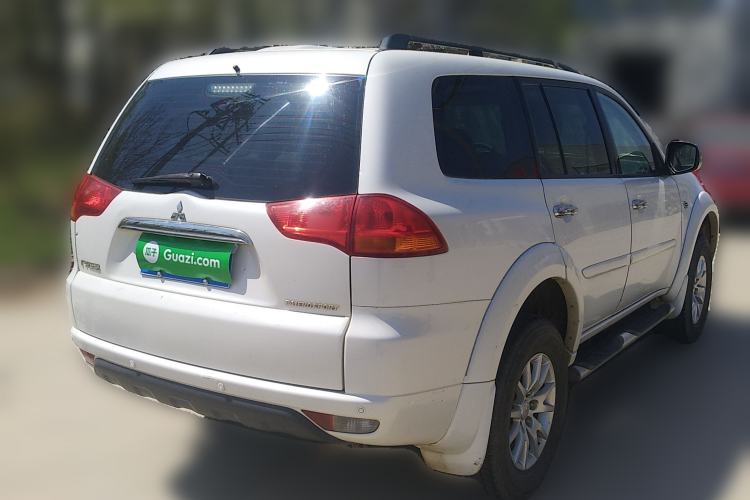 Used Mitsubishi Pajero Sport 2013 3.0L Automatic 4x4 Executive Edition Rear Right 45 Deg