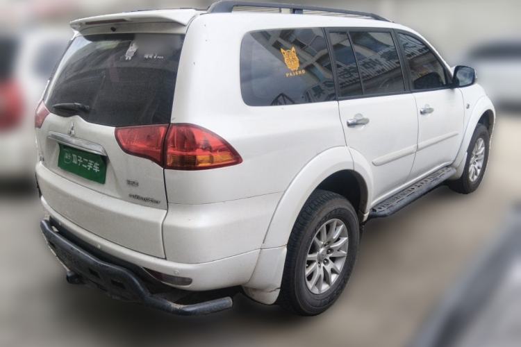 Used Mitsubishi Pajero Sport 2013 3.0L Automatic 4x4 Executive Edition Rear Right 45 Deg