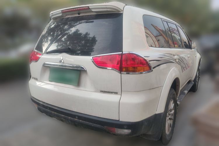 Used Mitsubishi Pajero Sport 2013 2.4L Manual Two-Wheel Drive Comfort Edition Rear Right 45 Deg