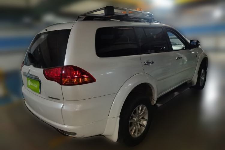 Used Mitsubishi Pajero Sport 2013 3.0L Automatic 4x4 Executive Edition Rear Right 45 Deg
