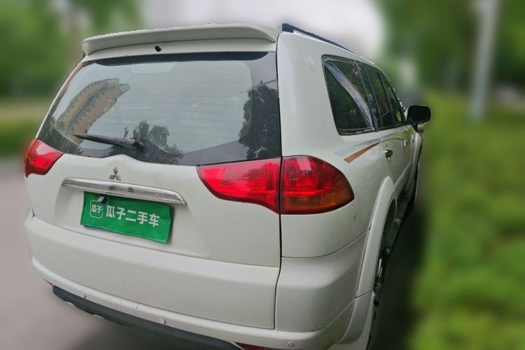 Used Mitsubishi Pajero Sport 2013 3.0L Automatic Two-Wheel Drive Luxury Edition Rear Right 45 Deg