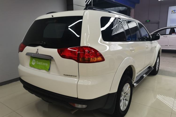 Used Mitsubishi Pajero Sport 2013 2.4L Manual Two-Wheel Drive Comfort Edition Rear Right 45 Deg