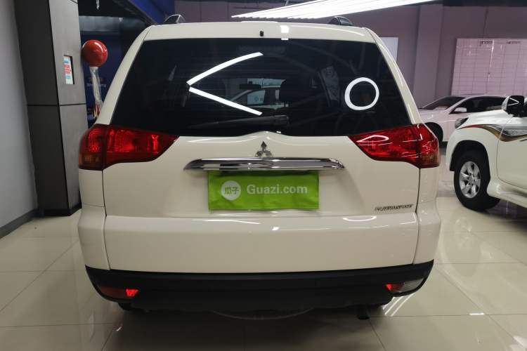 Used Mitsubishi Pajero Sport 2013 2.4L Manual Two-Wheel Drive Comfort Edition Rear