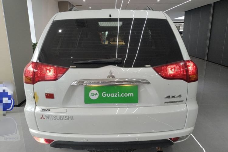Used Mitsubishi Pajero Sport 2013 3.0L Automatic 4x4 Executive Edition Rear