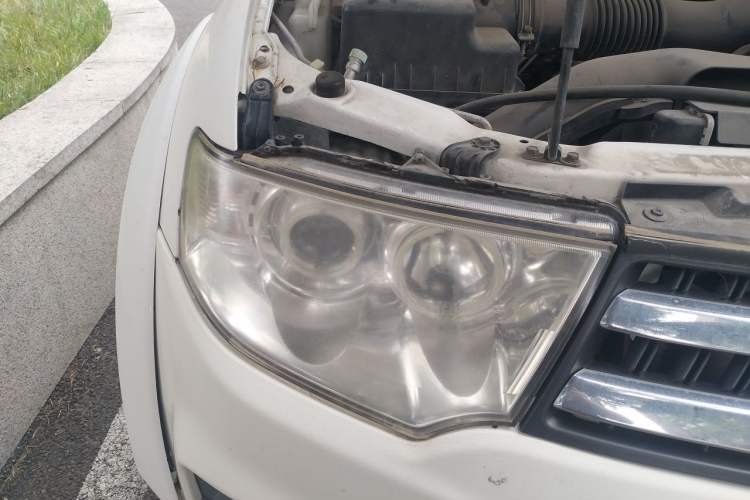 Used Mitsubishi Pajero Sport 2013 3.0L Automatic Two-Wheel Drive Luxury Edition Right Front Headlight